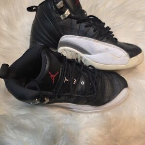 Youth Retro 2 Jordans Black and White Sneakers Size 5Y